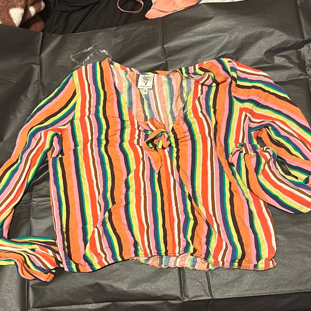 Striped cropped blouse